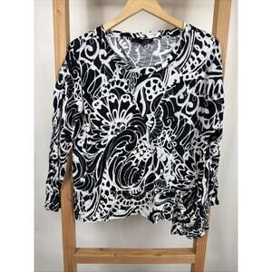 NWT Liv by Habitat Black White Pattern Pocket Round Neck Top #1166 Size SMALL